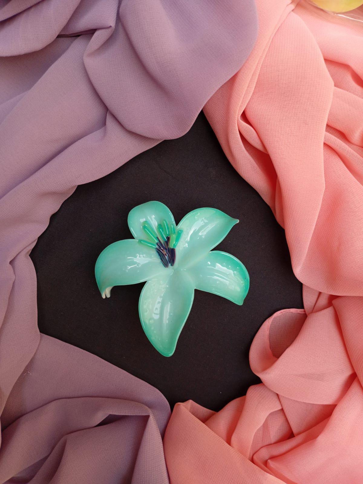 Floral Lily Hair & Outfit Charm