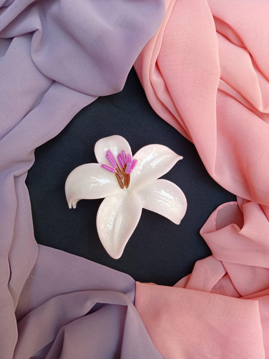 Floral Lily Hair & Outfit Charm
